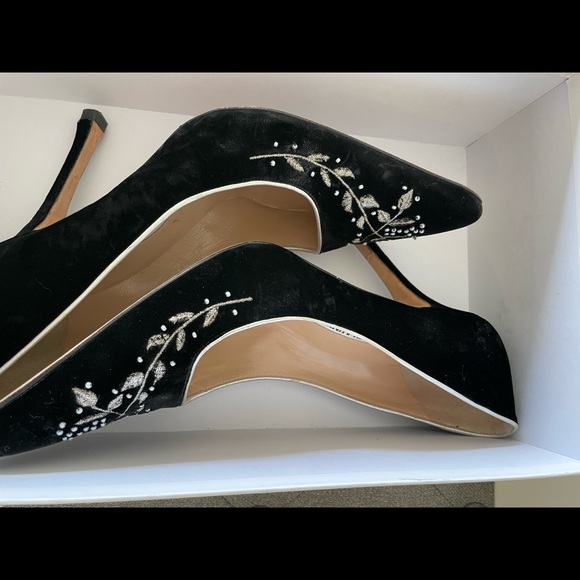 Manolo Blahnik Velvet Heels 👠 Size 38 - Picture 8 of 8